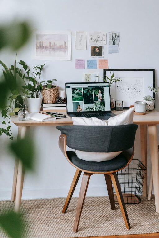 How to Create a Cozy and Inviting Home Workspace