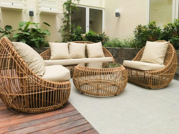 Tips for Creating a Cozy and Inviting Outdoor Seating Area in Your Backyard
